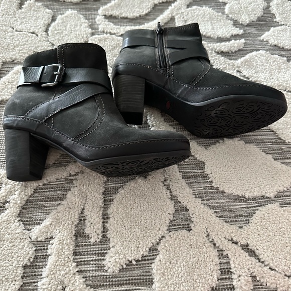 Clark Bootie Black/Suede Size 6.5 W - Picture 3 of 4